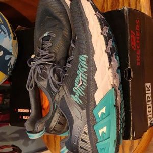 Hoka men's Arahi 2 size 11 D